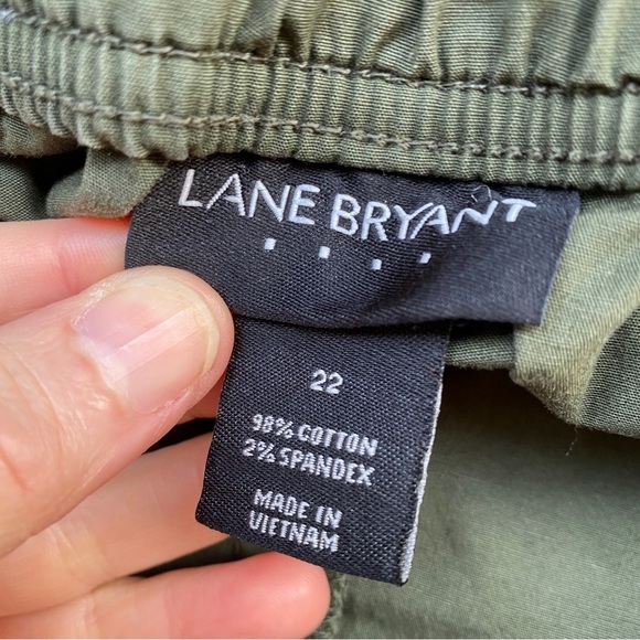 Lane Bryant Army Green Khaki Short Shorts - Picture 8 of 8